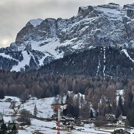 Luminoso E Centralissimo Attico, Splendida Vista Panoramica Sulle Dolomiti E Sulle Piste Olimpiche * Cortina d'Ampezzo